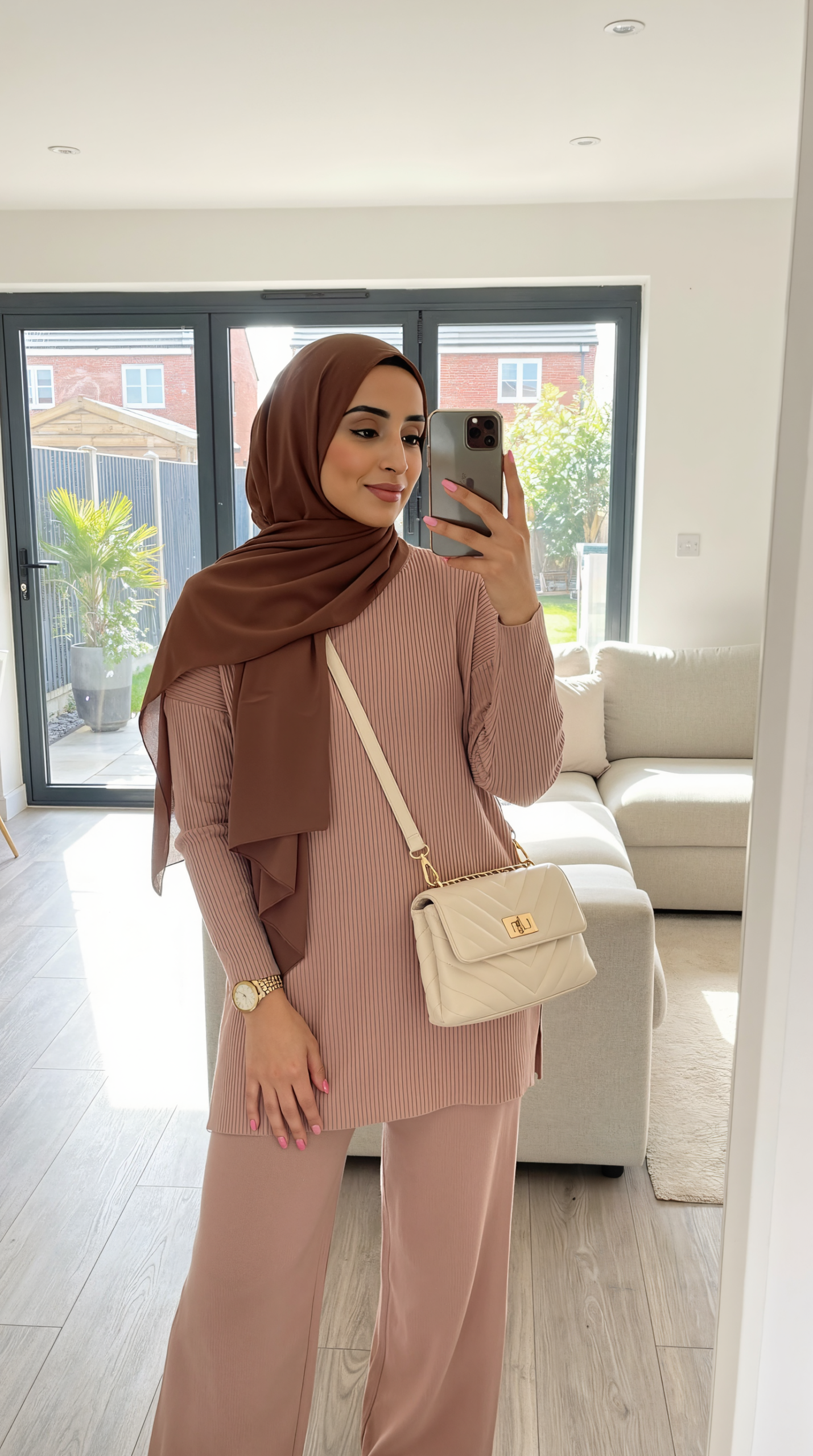 flux-RocBS11swjpFefhgBm90_1767907104589_pxy7xy (3) (1)